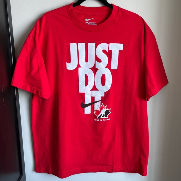 Nike Team Canada Tee NWOT - Picture 1 of 3